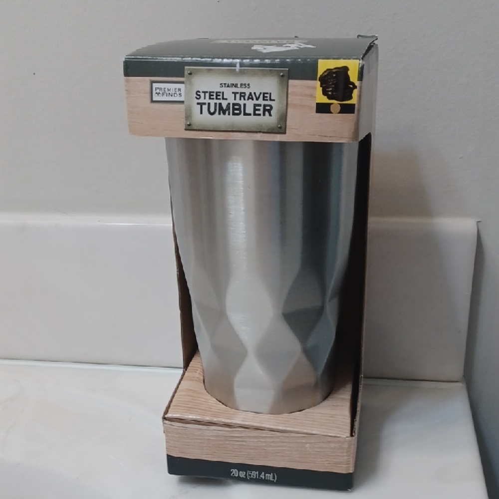 NEW Silver Insulated Drinkware Tumbler for Dining